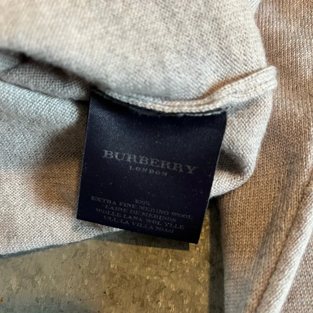 Burberry Light Gray V-Neck Men's Sweater